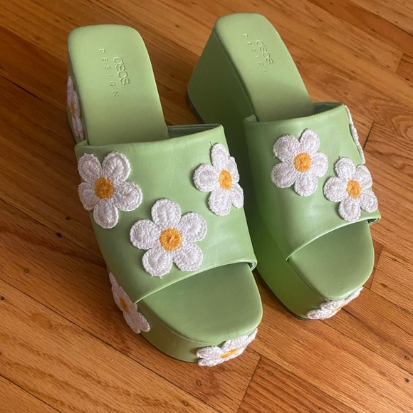 Green Telly daisy/flower wedges from ASOS - Picture 7 of 12